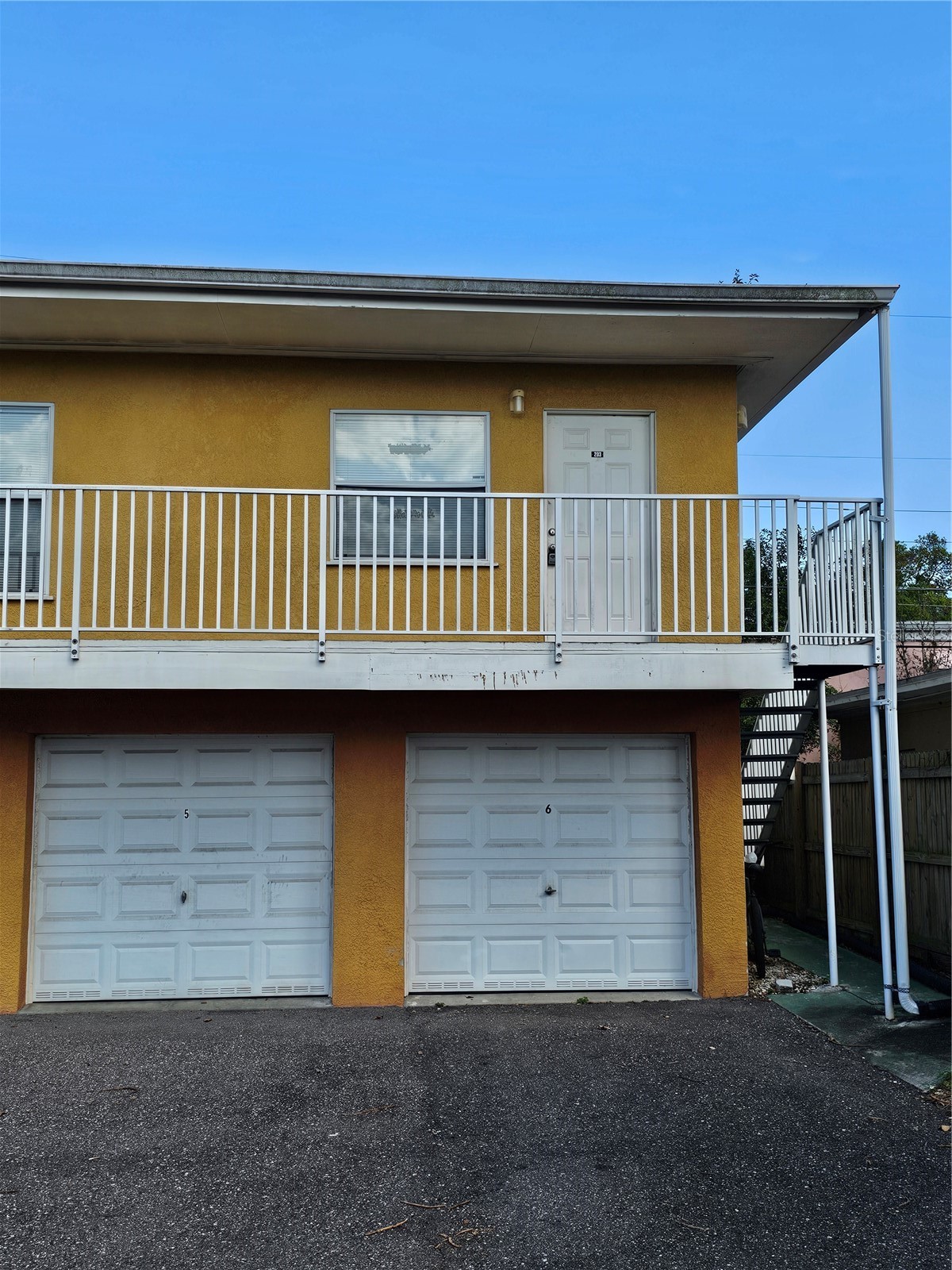 119 N EVERGREEN AVENUE 203