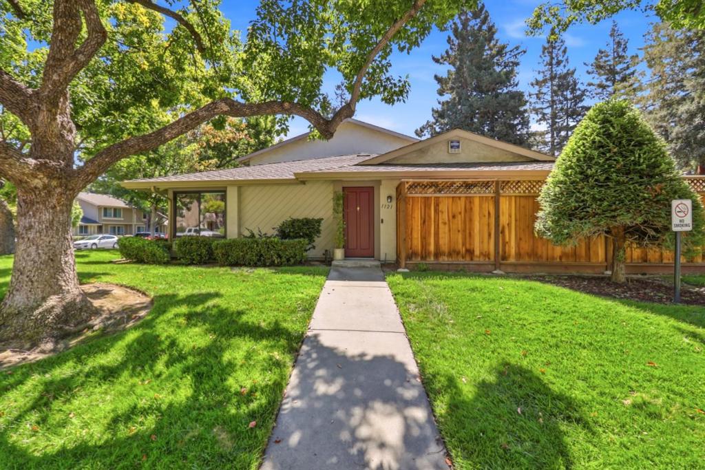 1121 Cooper River Drive