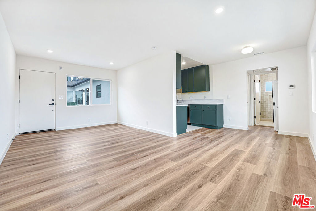 16185 W Sunset Blvd 6