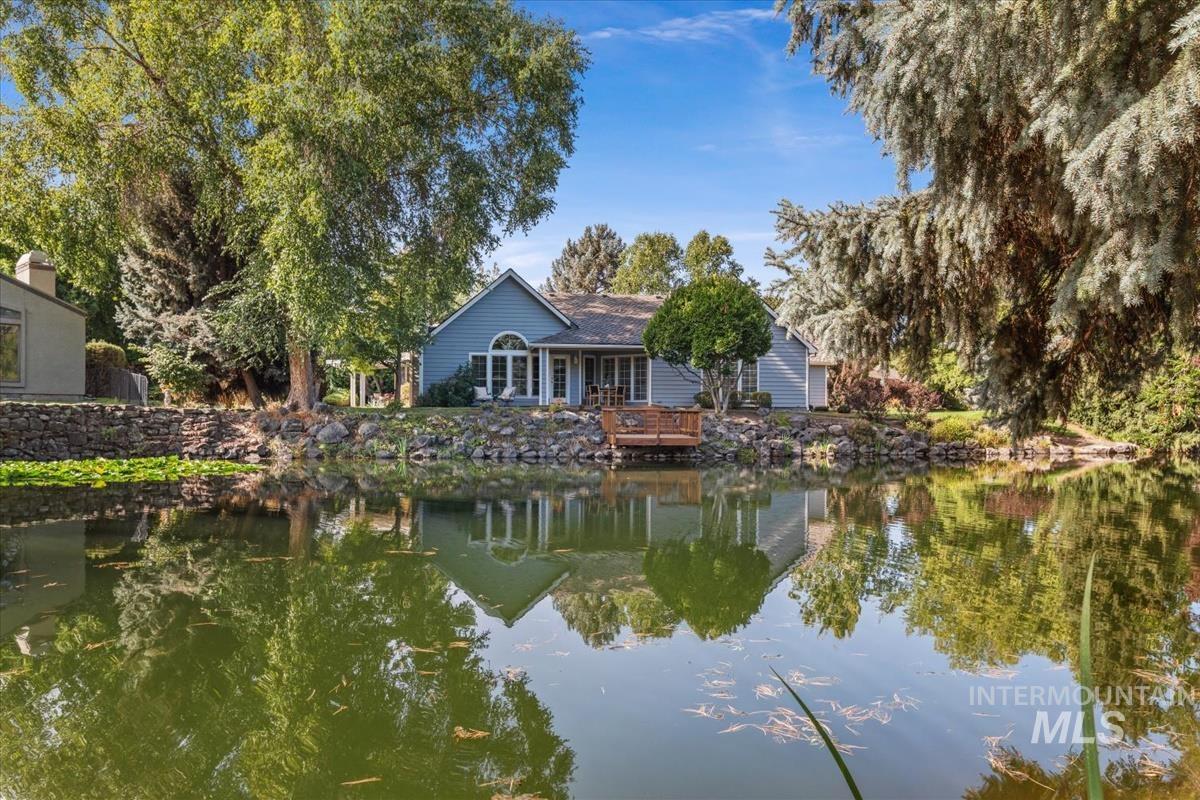 4886 N Lake Front Pl, Garden City ID 83714