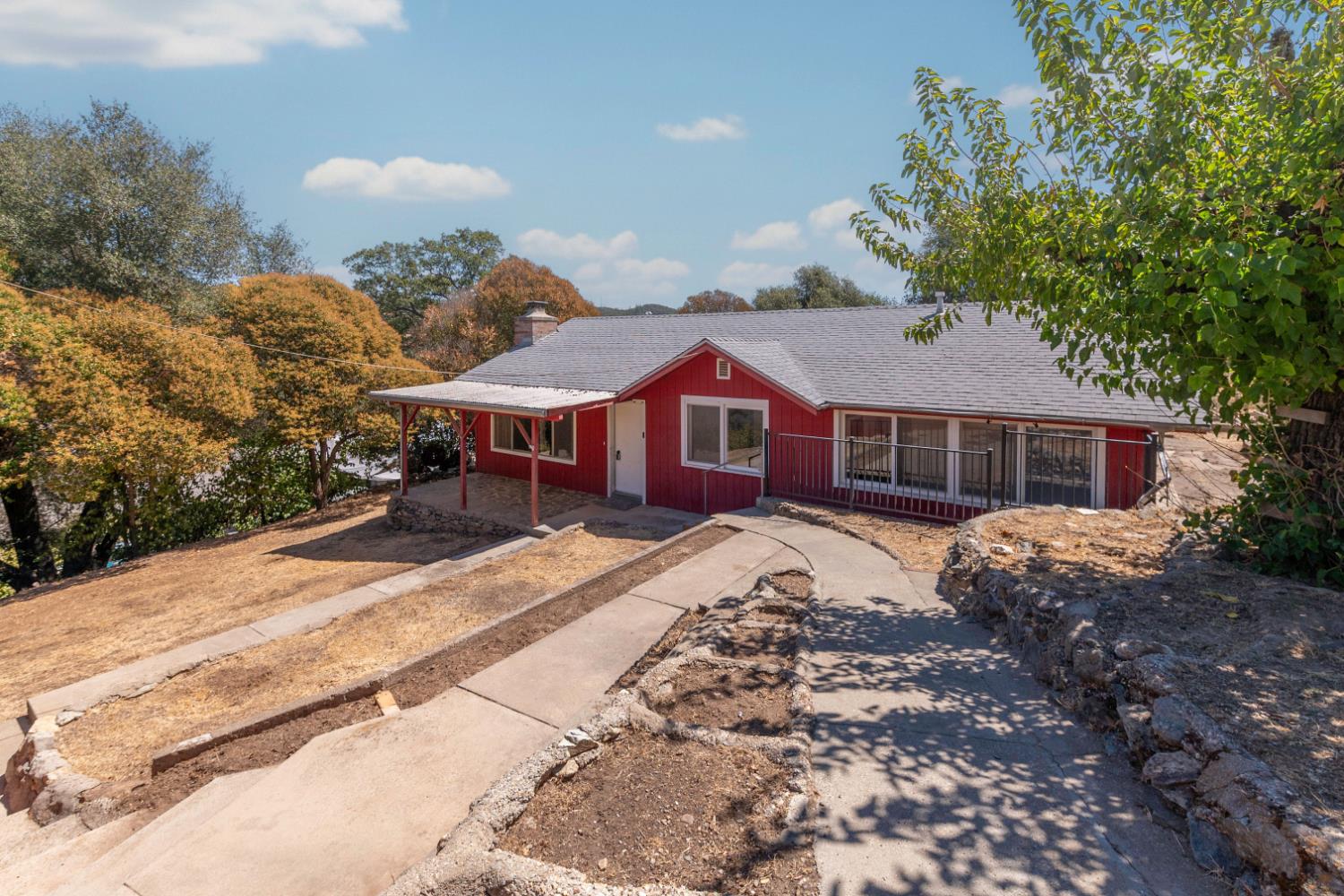 1143 Echo St, Angels Camp, CA 95222-9211