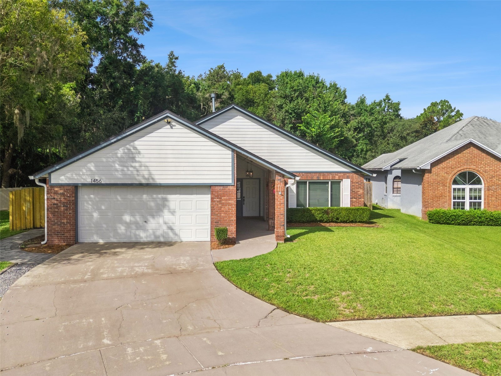 1456 E BROOKSHIRE COURT