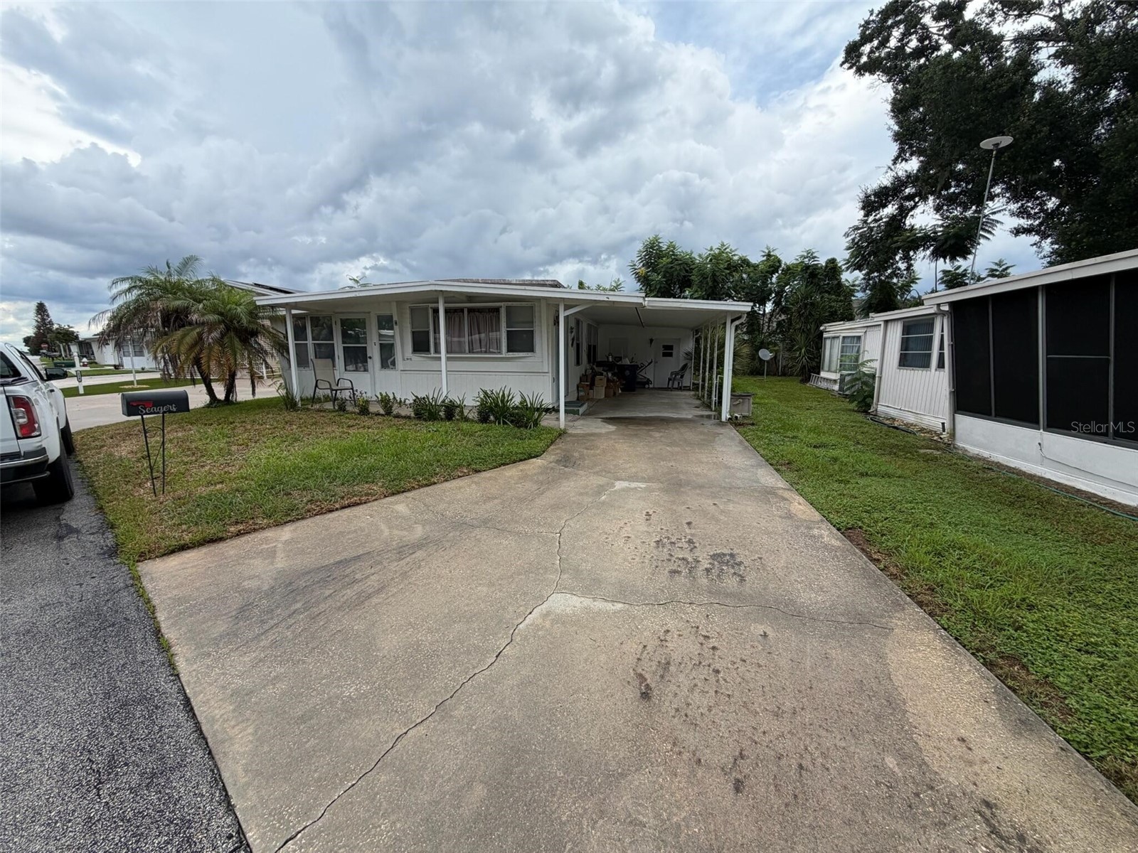 112 HOLIDAY LANE