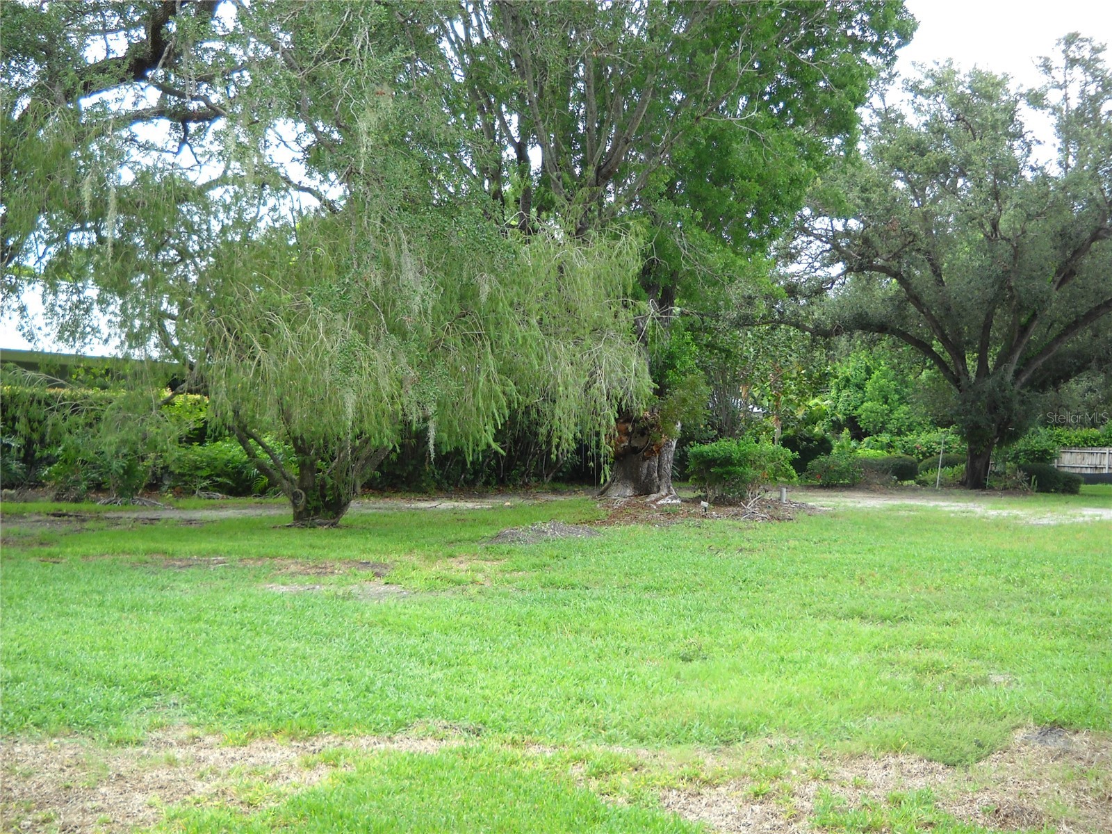 1749 CHEROKEE DRIVE