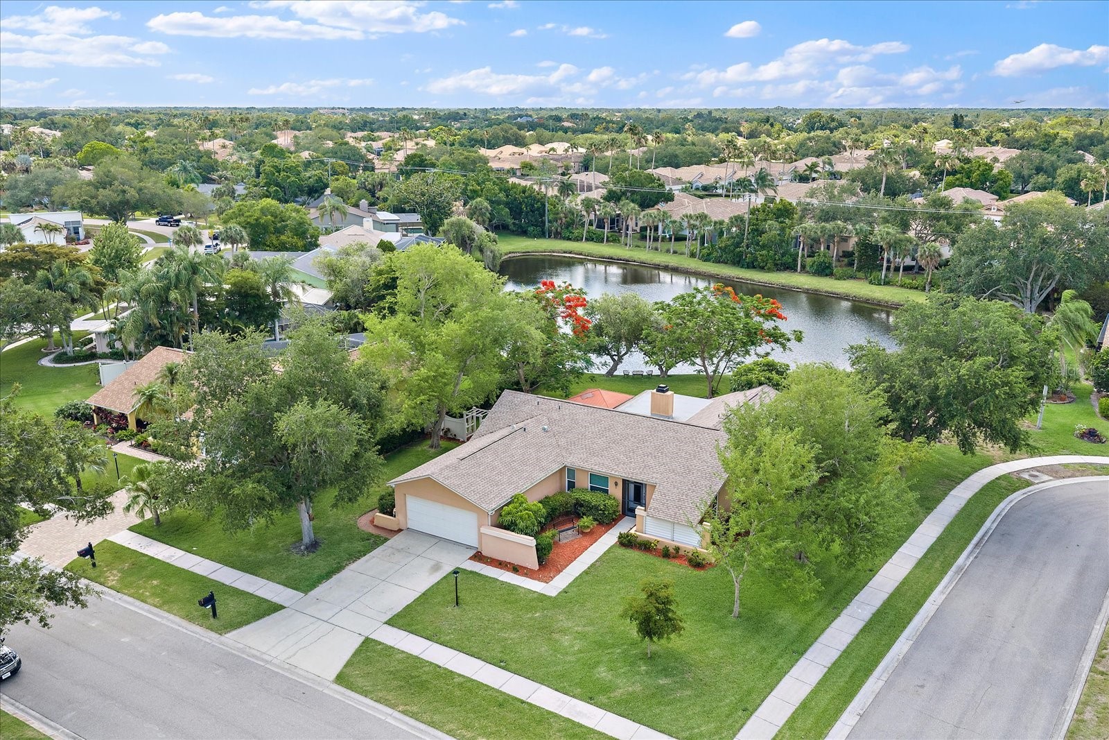 4352 KINGSTON LOOP