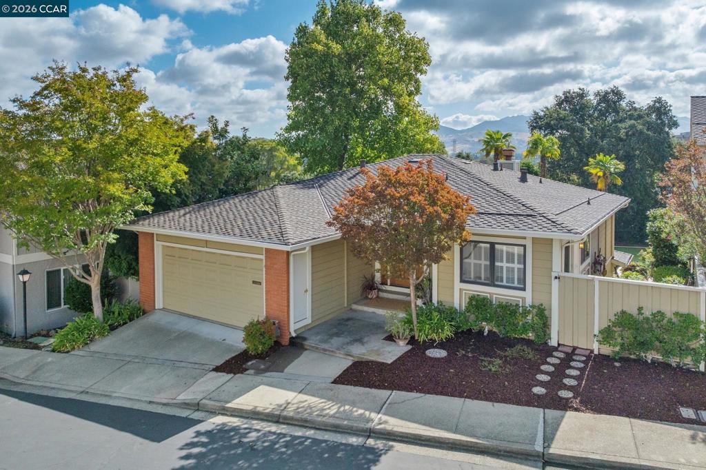 1652 Siskiyou Dr