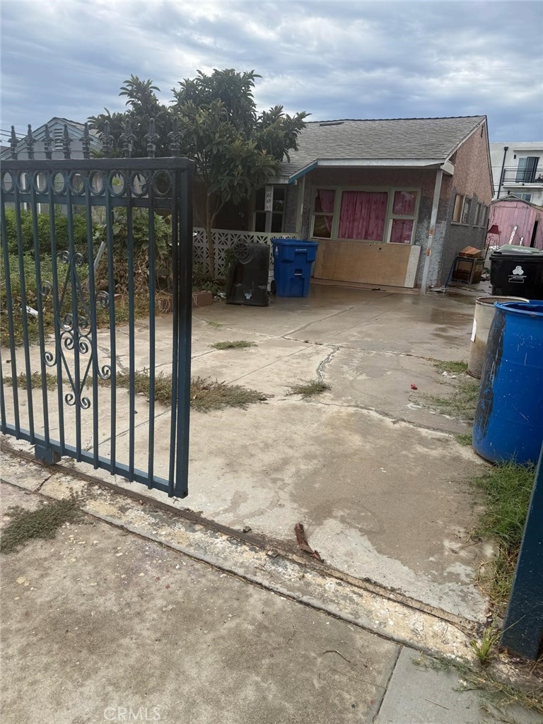 1606 W 206th