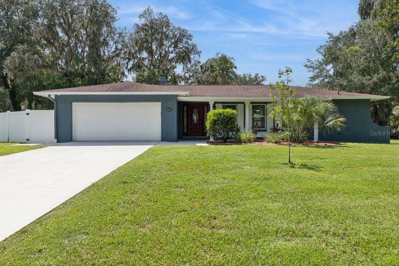 402 VALENCIA CIRCLE