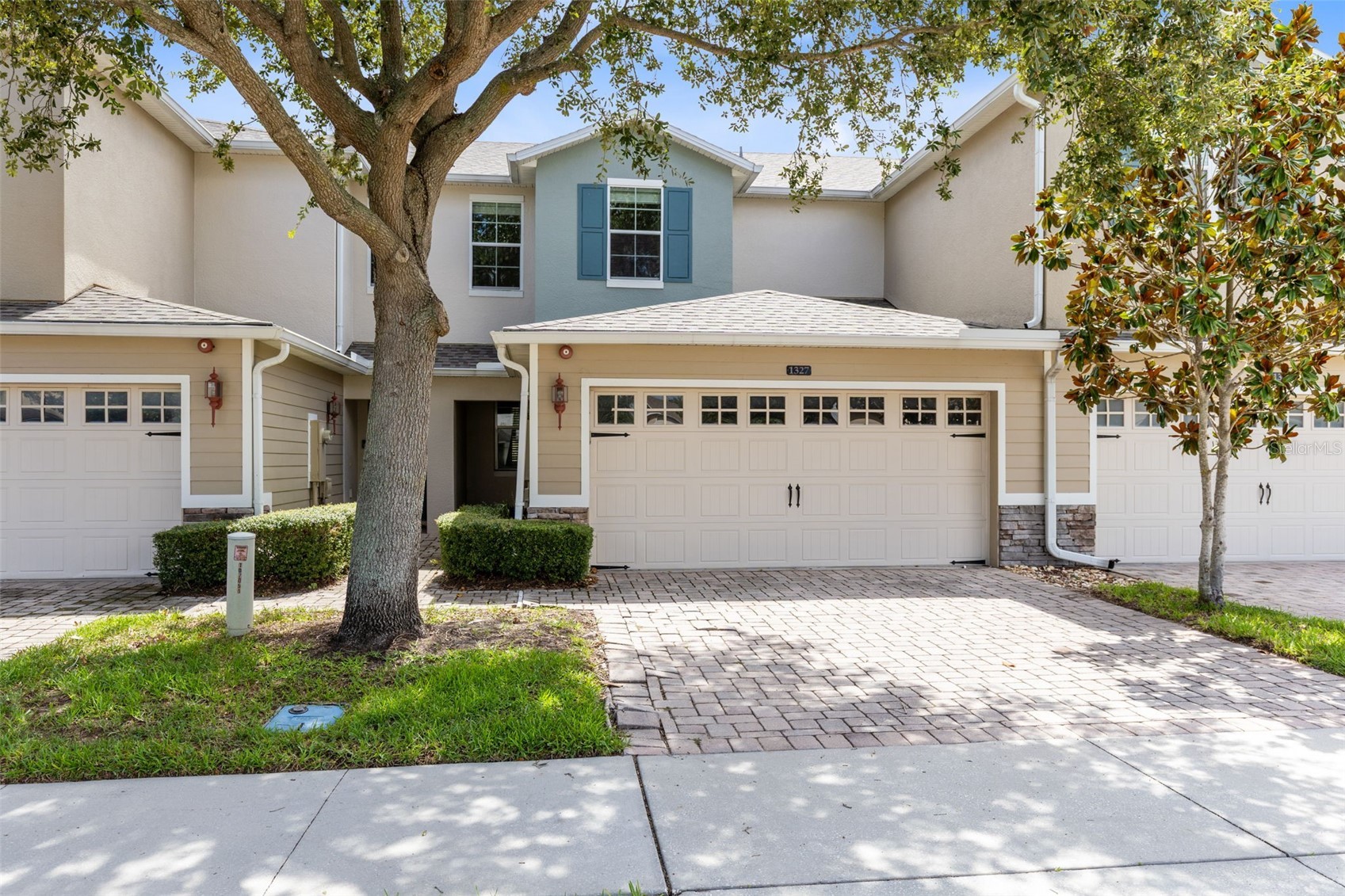 1327 PRIORY CIRCLE 1327