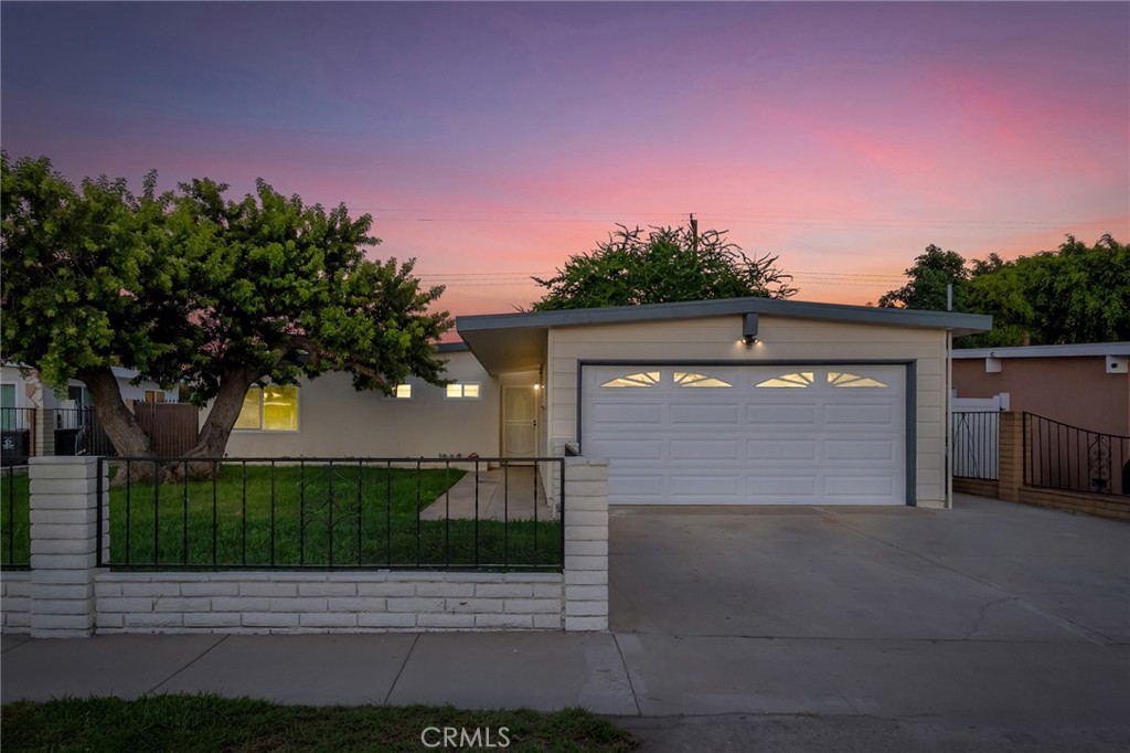 2325 S Shelton