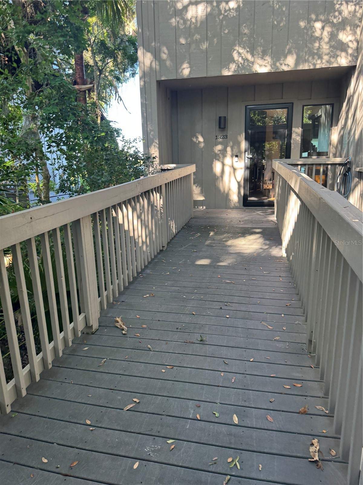 1323 LANDINGS DRIVE 12