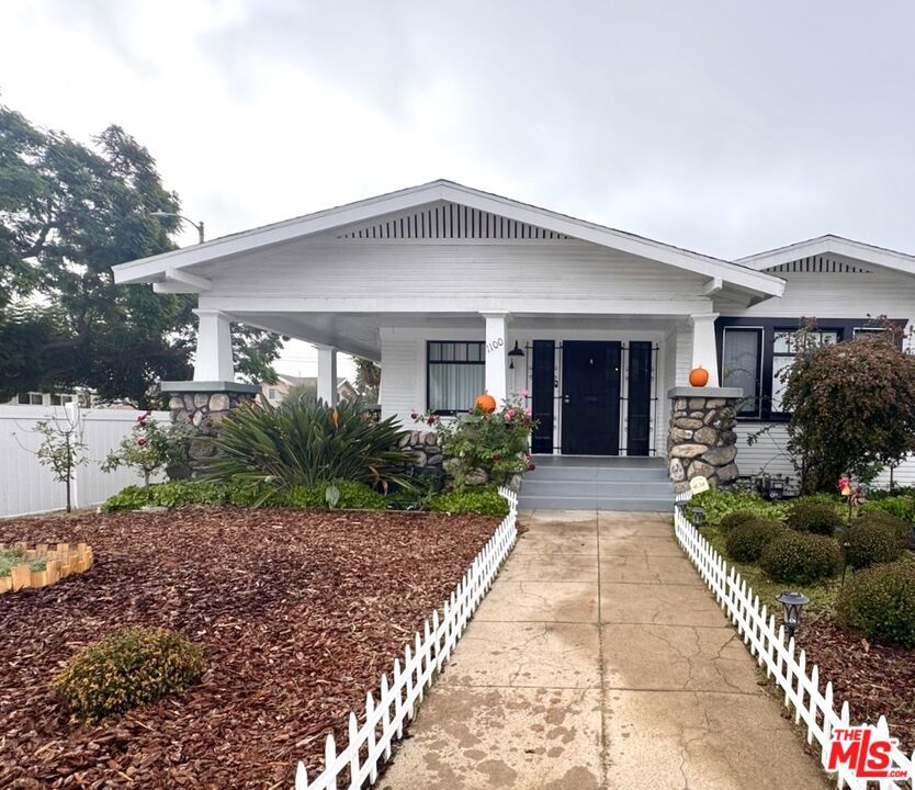 1100 W 48th Street