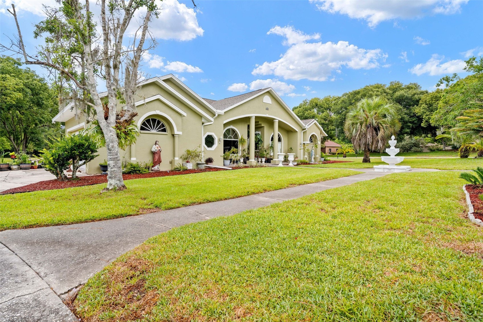 7393 ROYAL OAK DRIVE