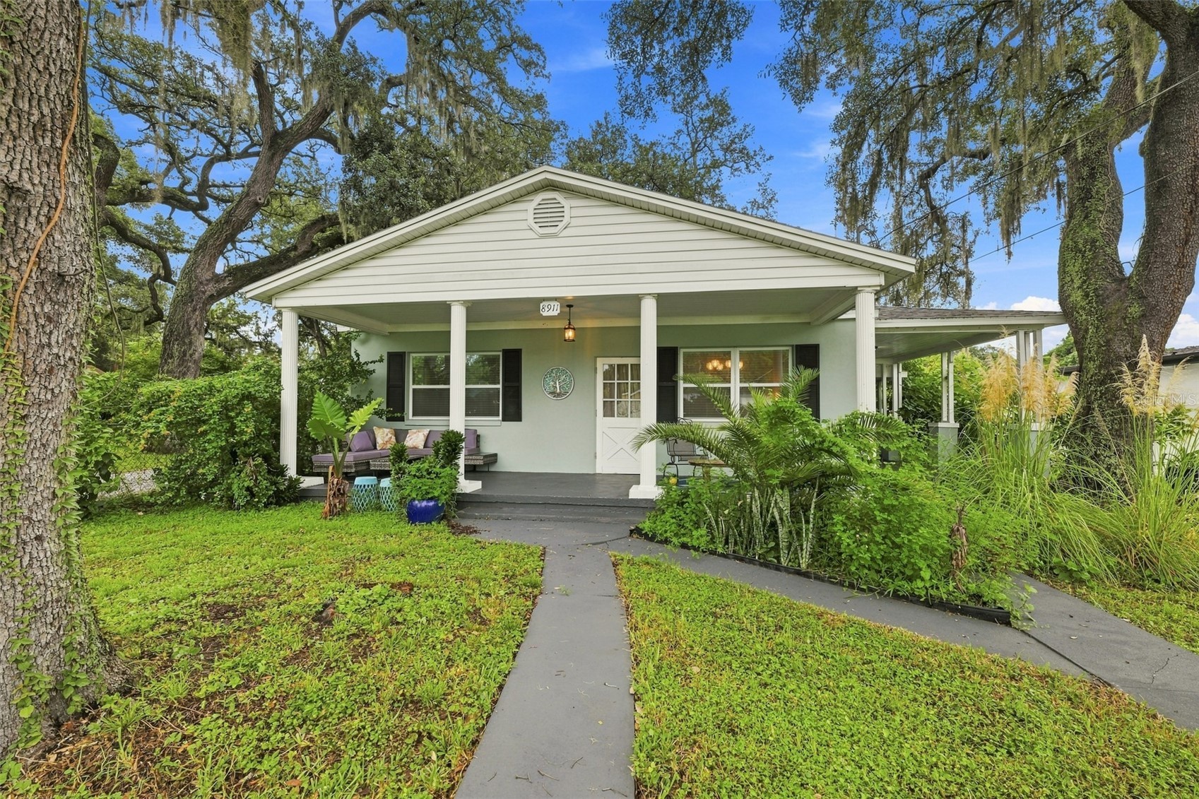 8911 N HIGHLAND AVENUE