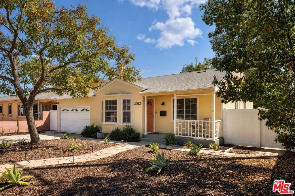 2012 N Screenland Drive