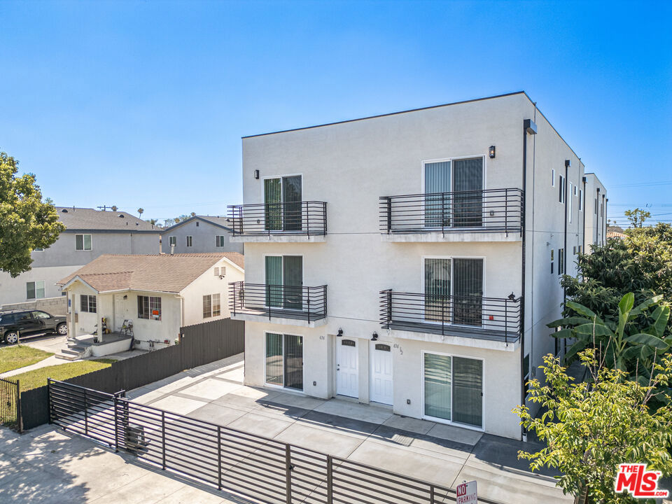636 W 76th Street