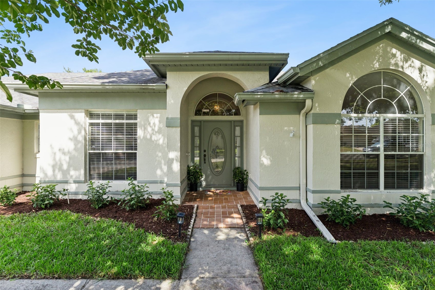 3883 KINGSTON OAKS COVE