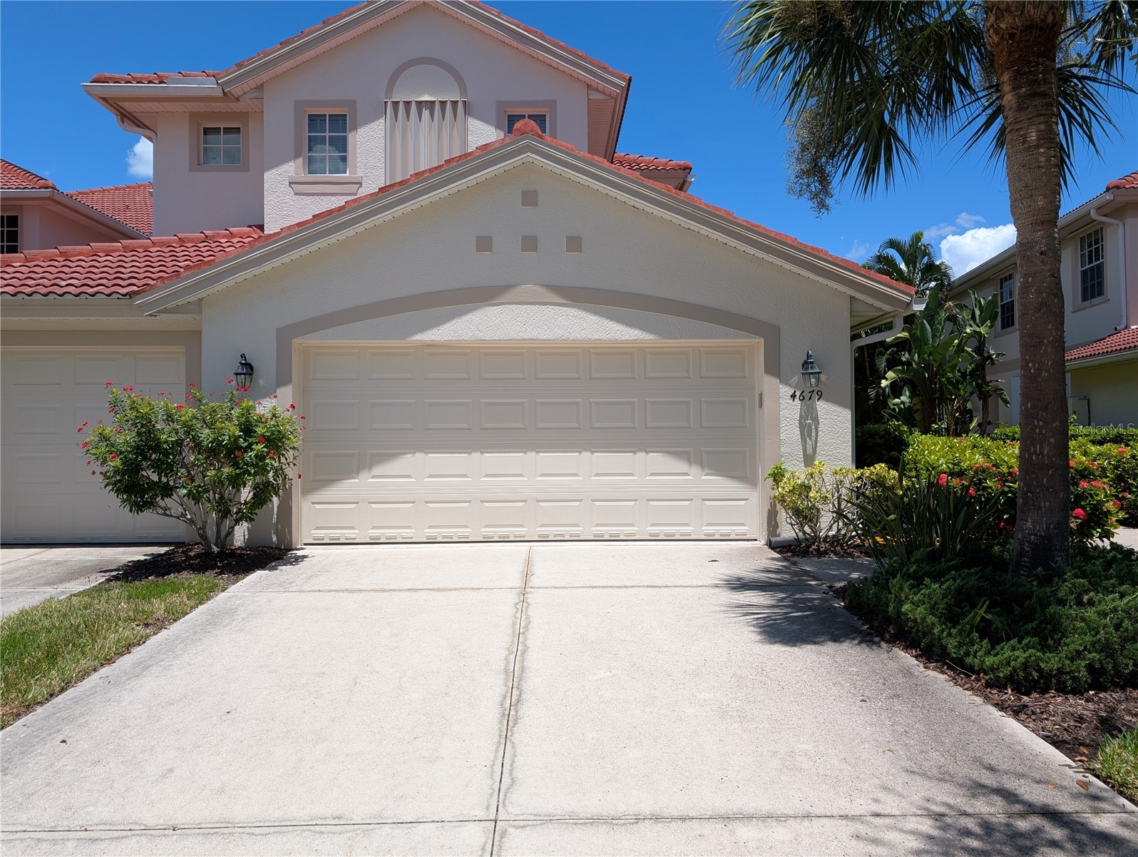 4679 CLUB DRIVE 102