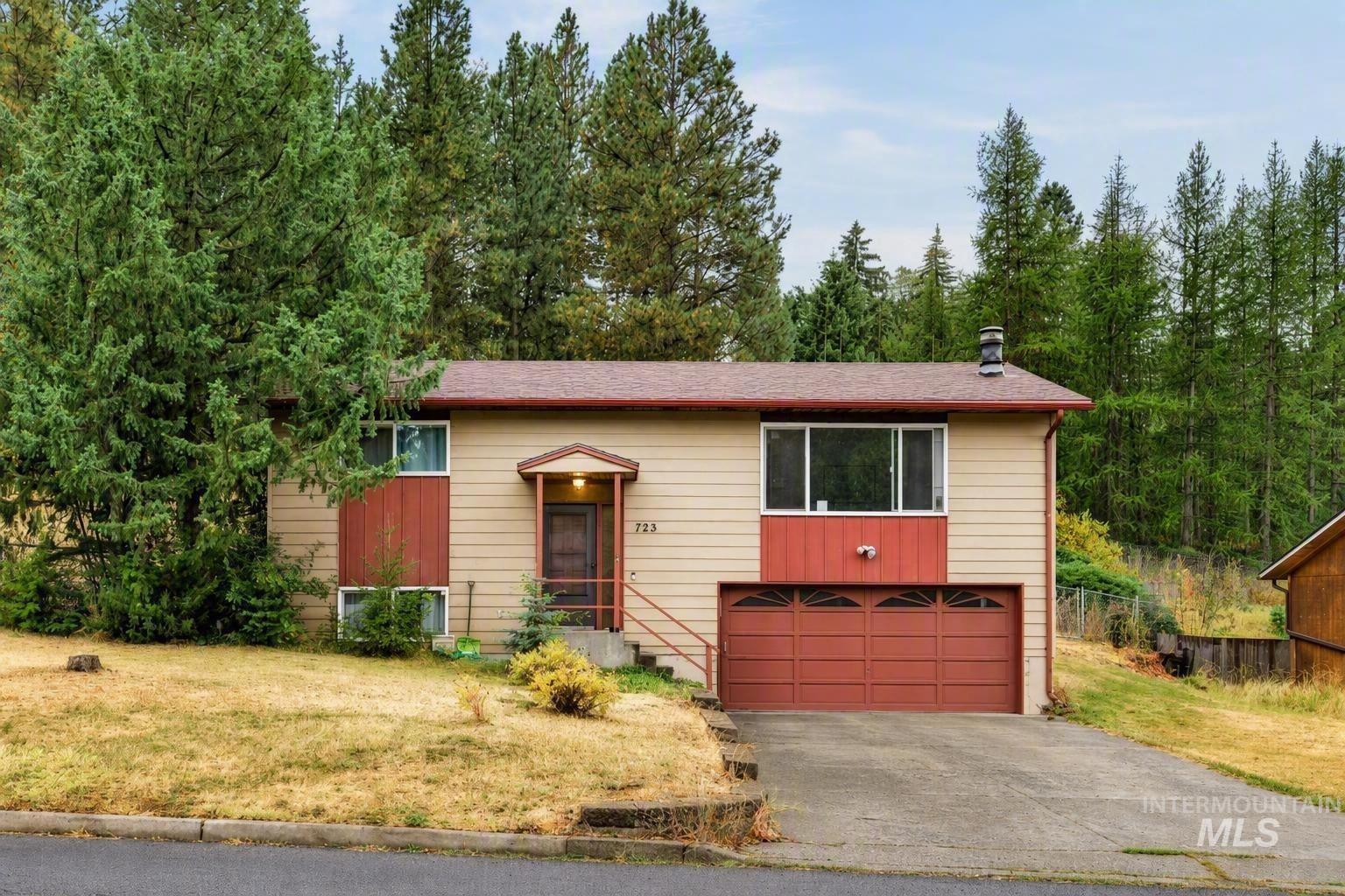 723 E F St., Moscow ID 83843