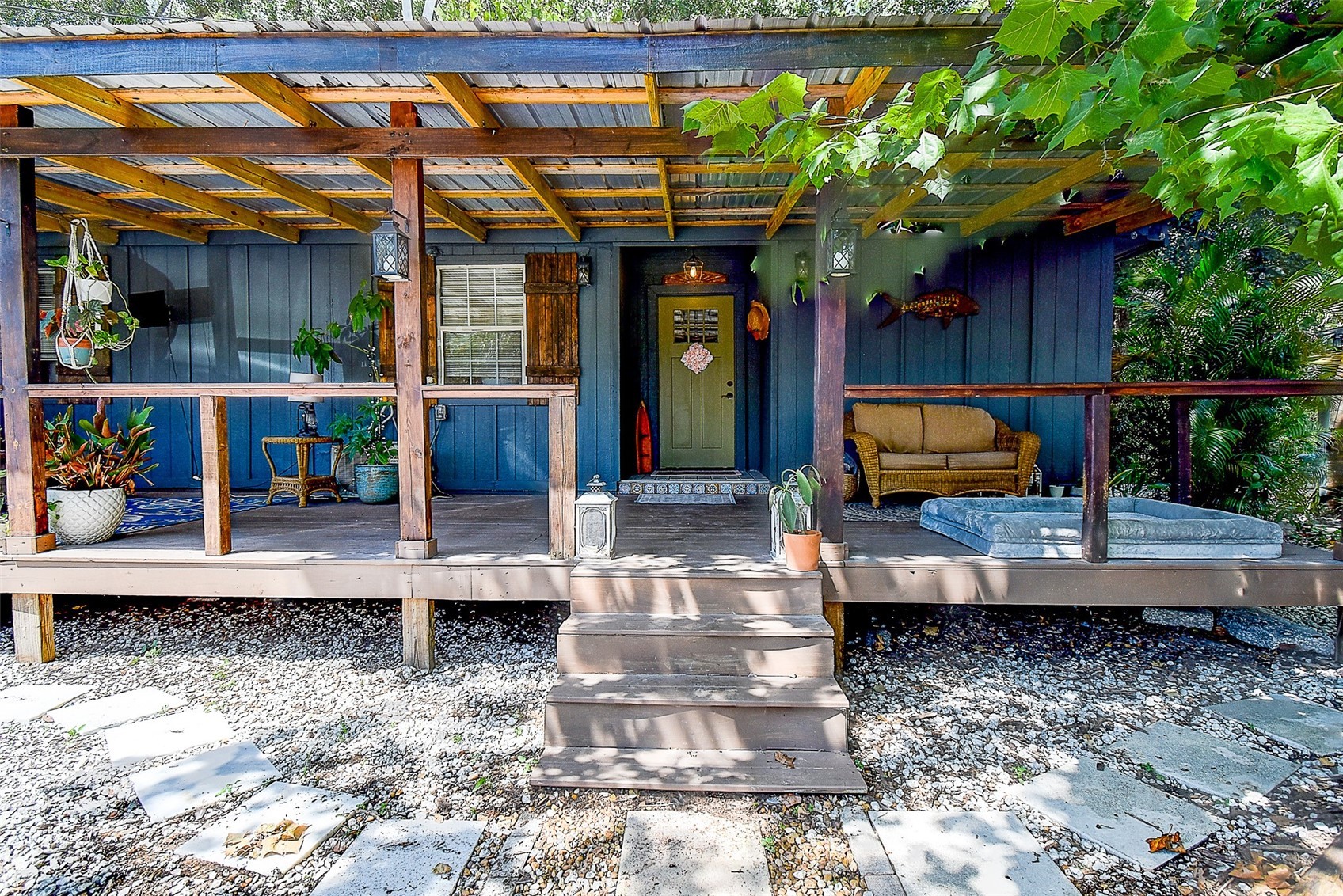7033 CREEK DRIVE