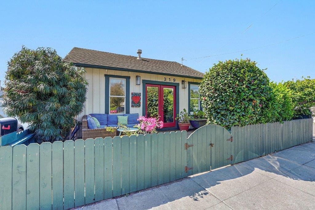 319 Seabright Avenue