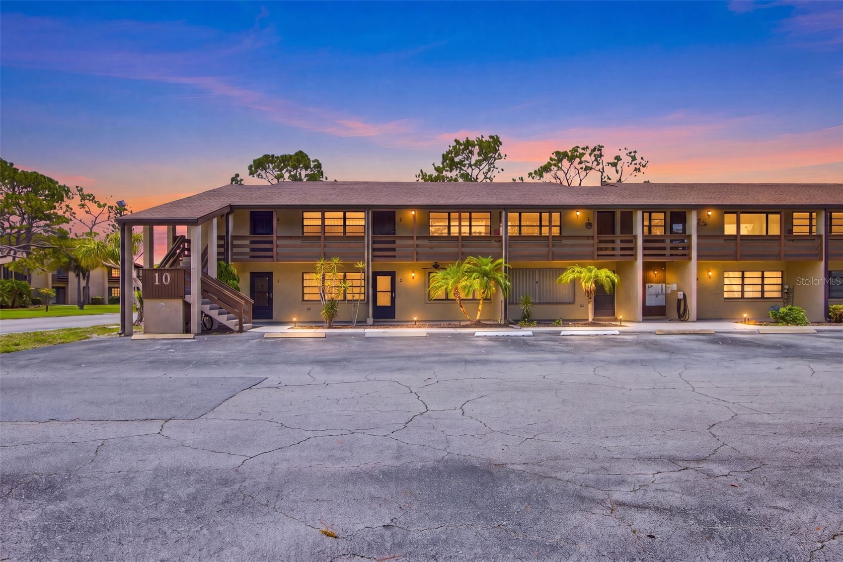 10 QUAILS RUN BOULEVARD 8