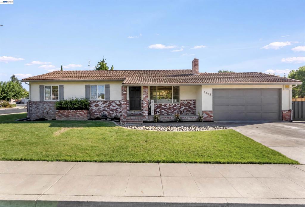 3993 Santa Clara Way