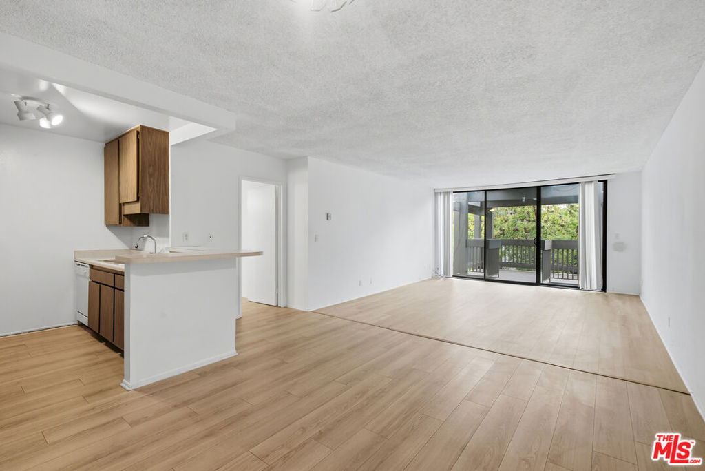 7742 Redlands Street H3028