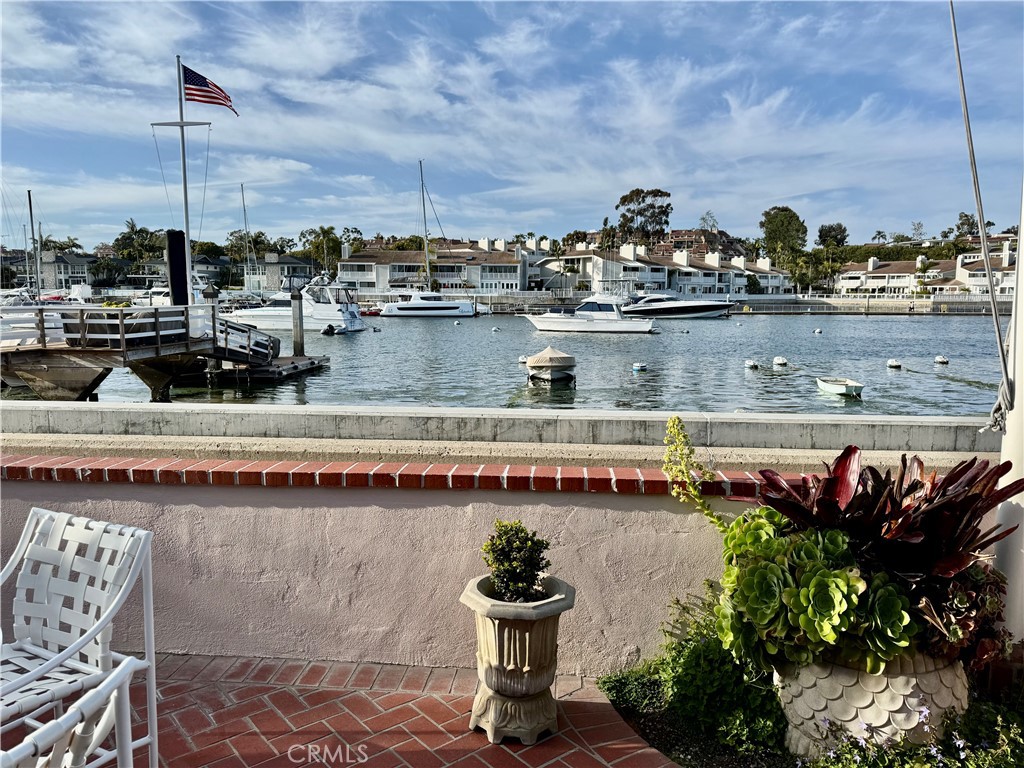 1009 N Bay Front