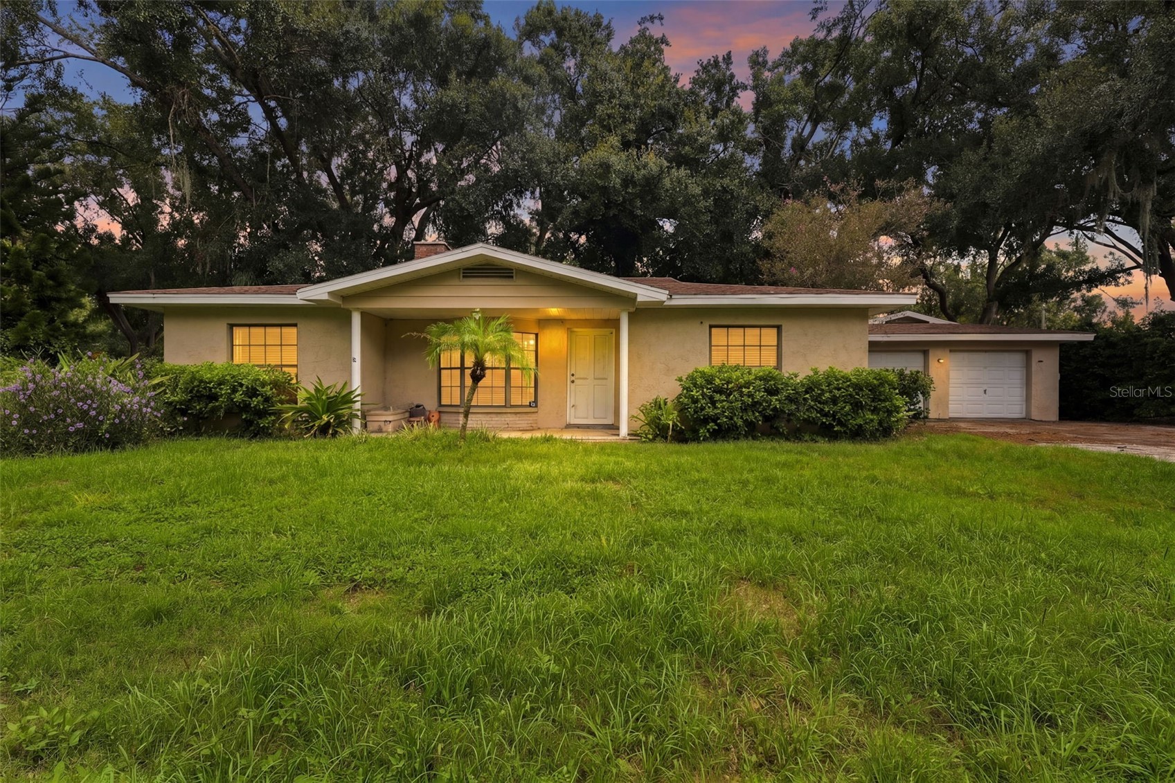 5903 LAKESIDE DRIVE
