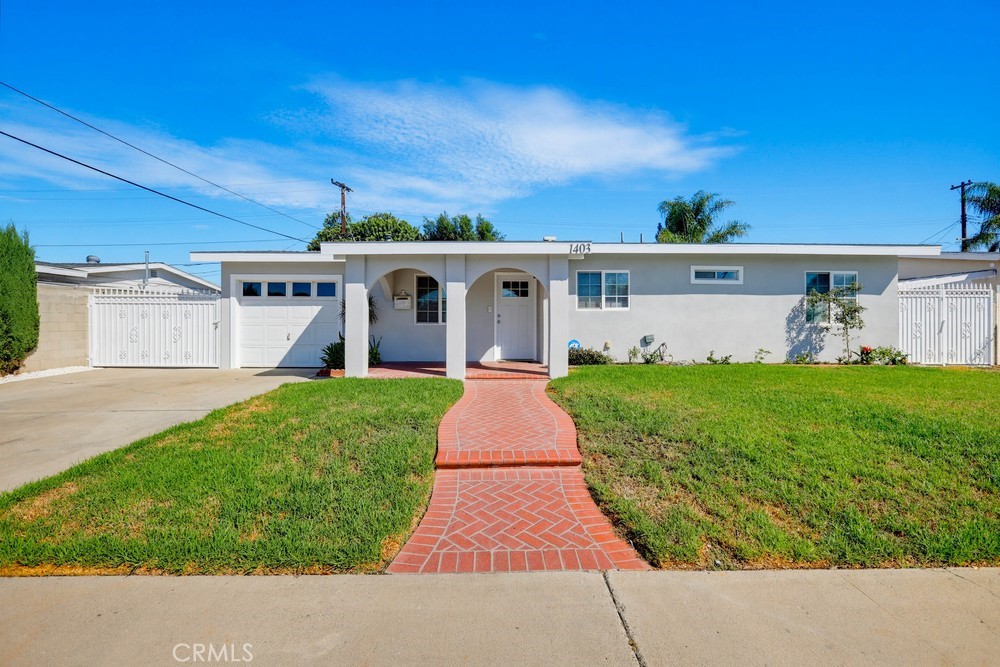 1403 E Florida