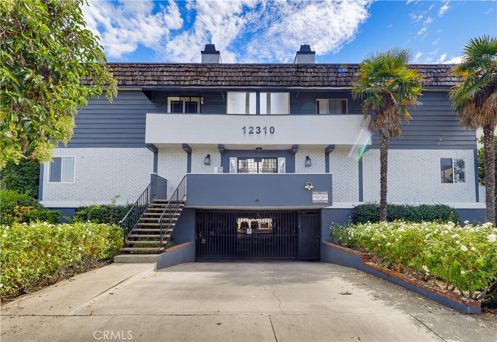 12310 Burbank 13