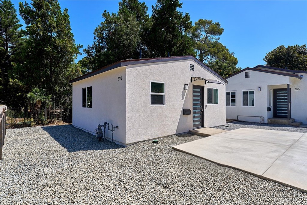 710 N El Molino