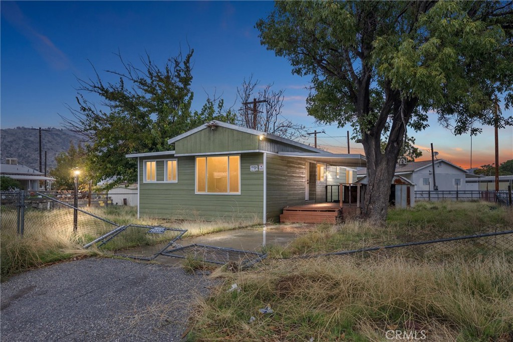 1913 Chain Avenue