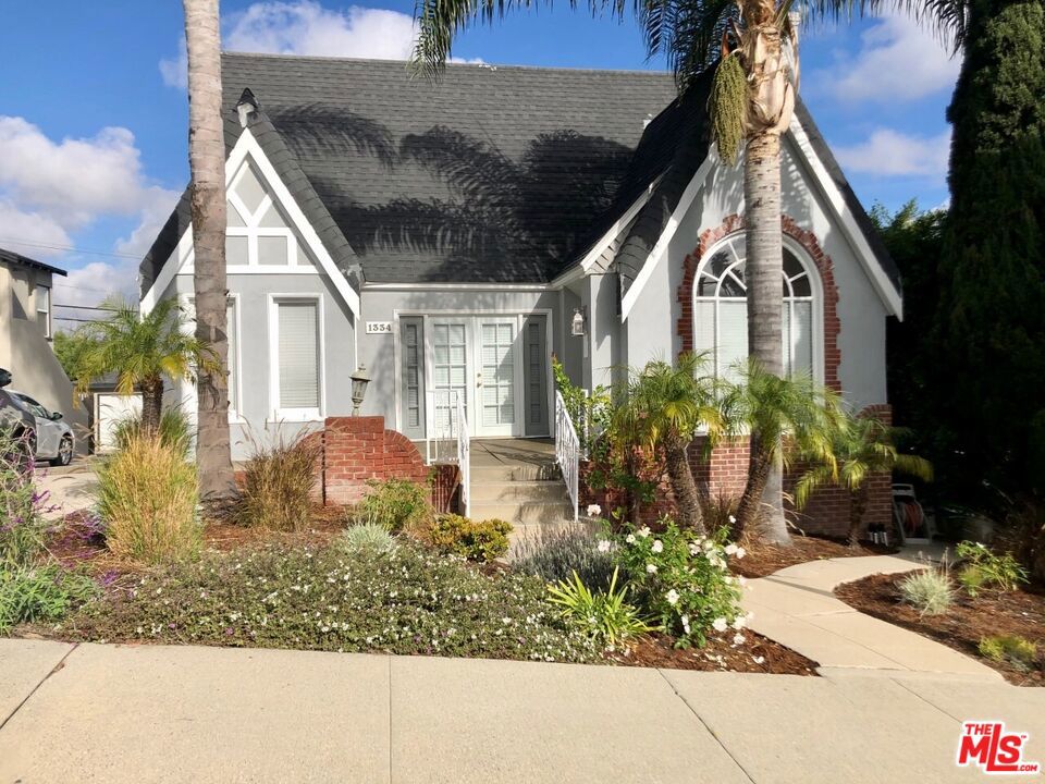 1334 W 17th Street