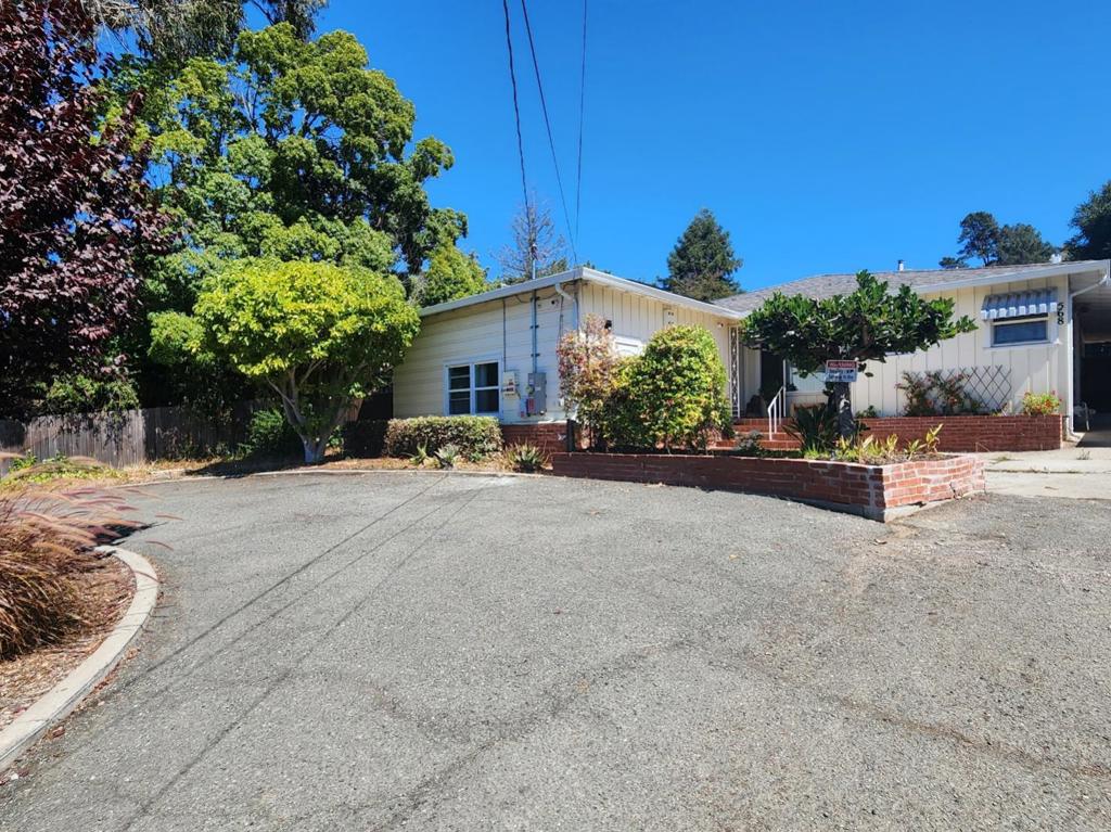 568 Admiral Callaghan Lane