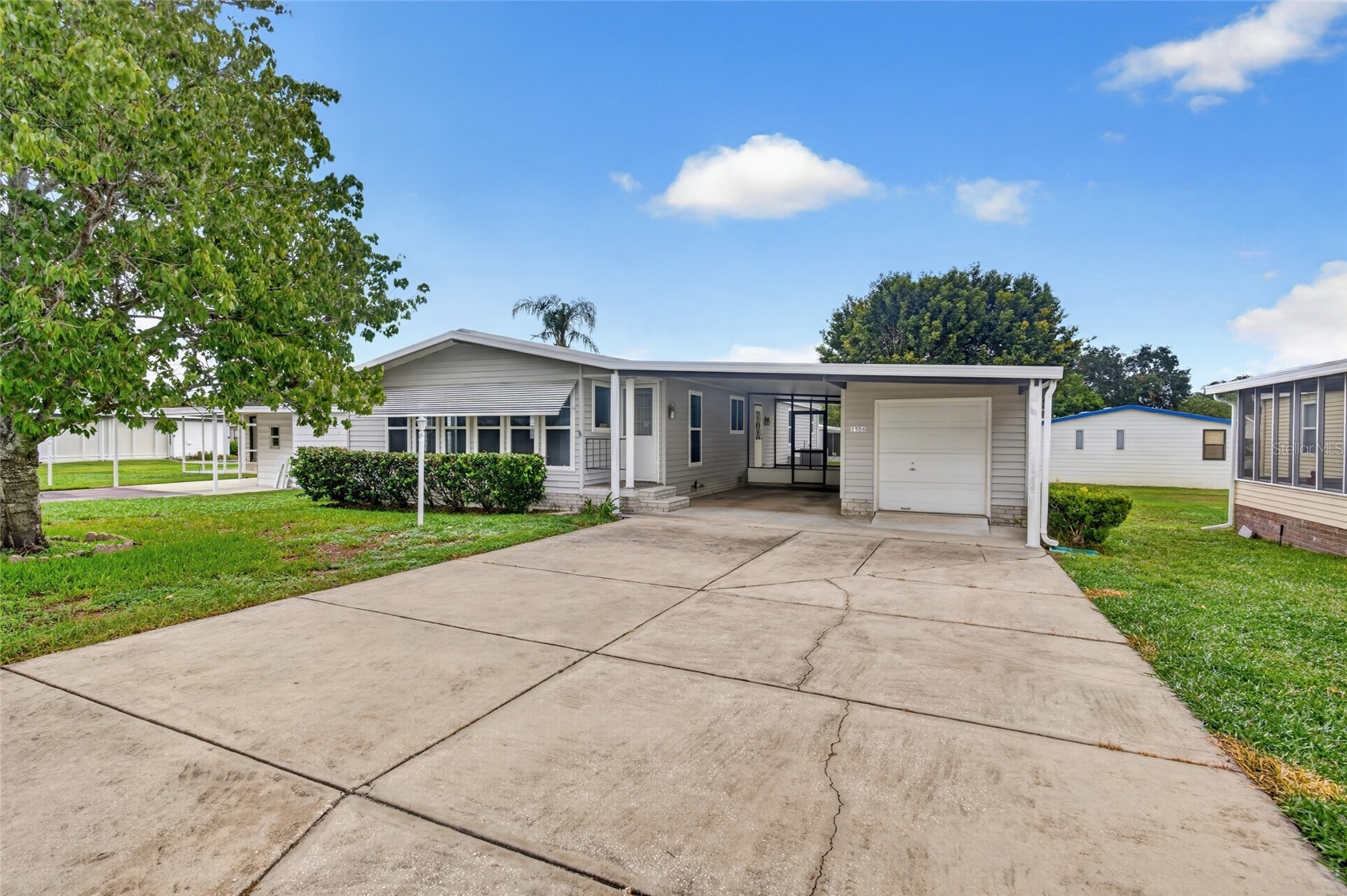 1506 HILLCREST DRIVE