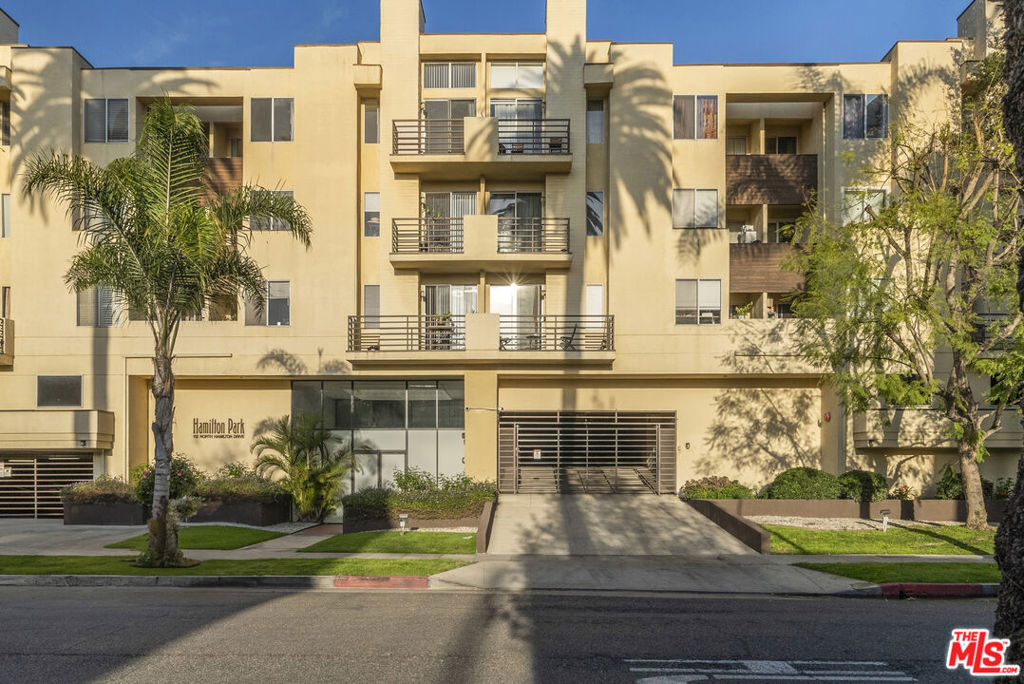 112 N HAMILTON Drive 305