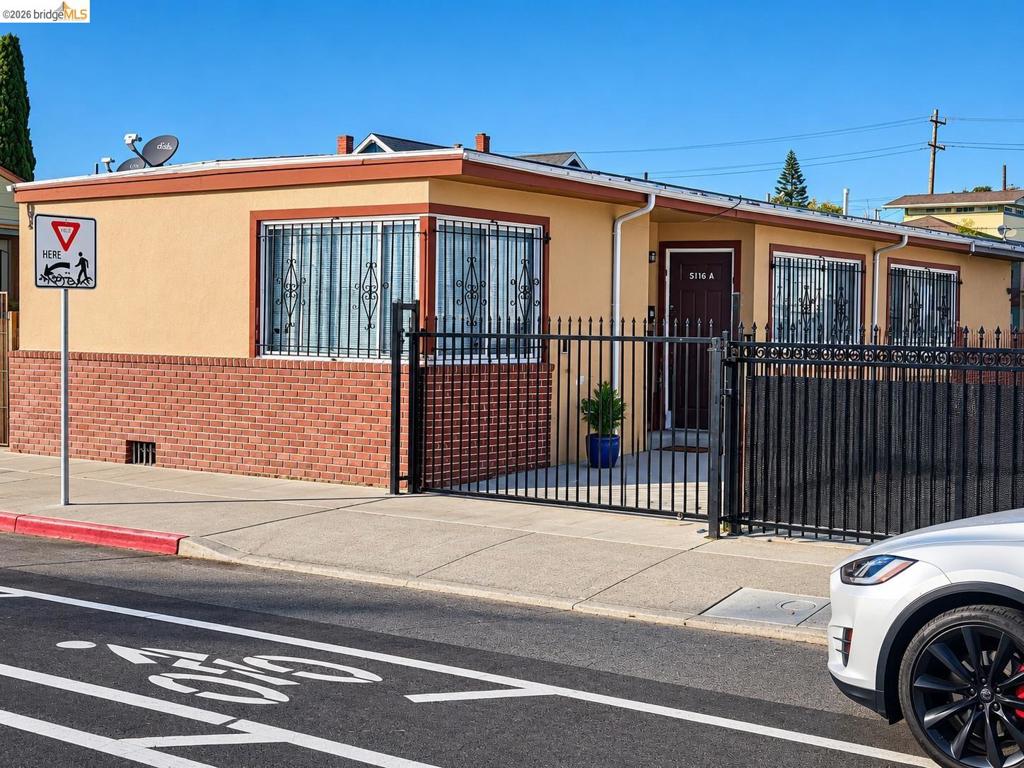 5116 Bancroft Avenue