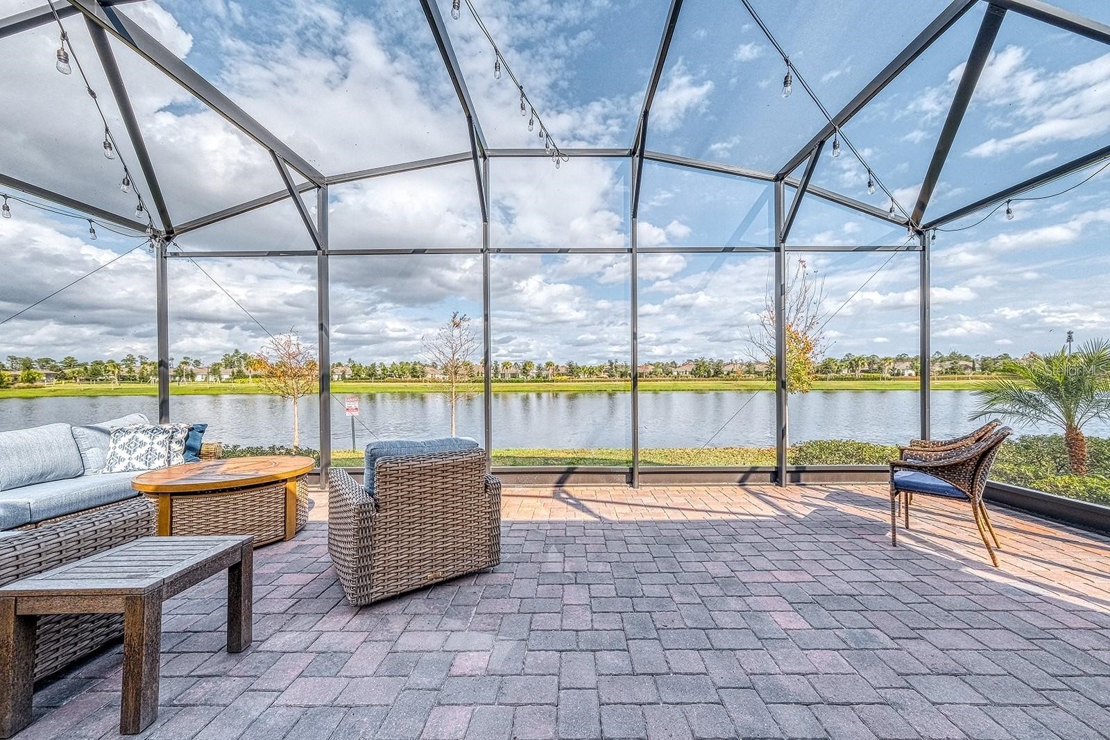 2505 CLIFF WAY