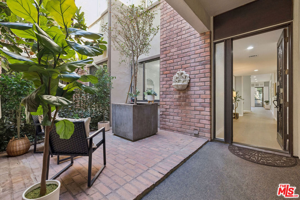 141 S Linden Drive 104