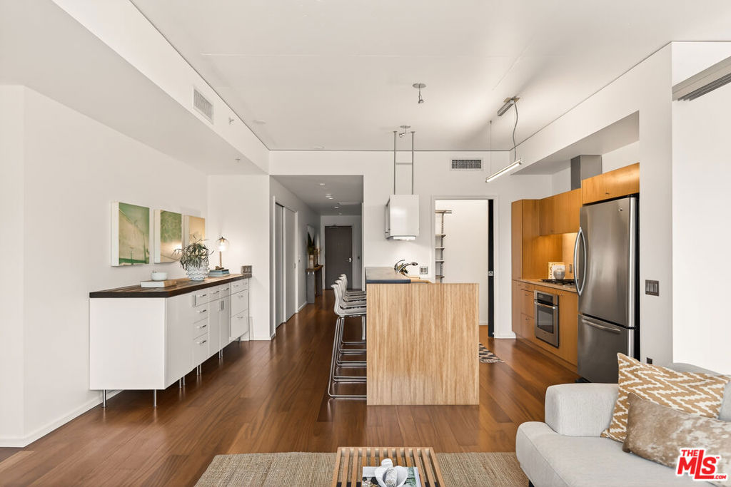 1155 S Grand Avenue 403