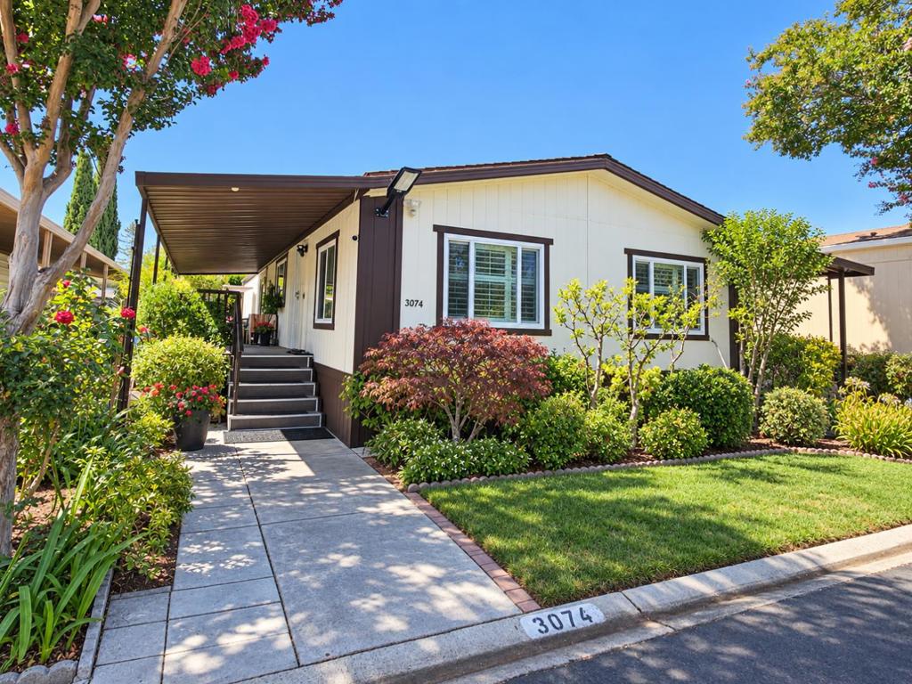 3074 Oakbridge Drive 3074
