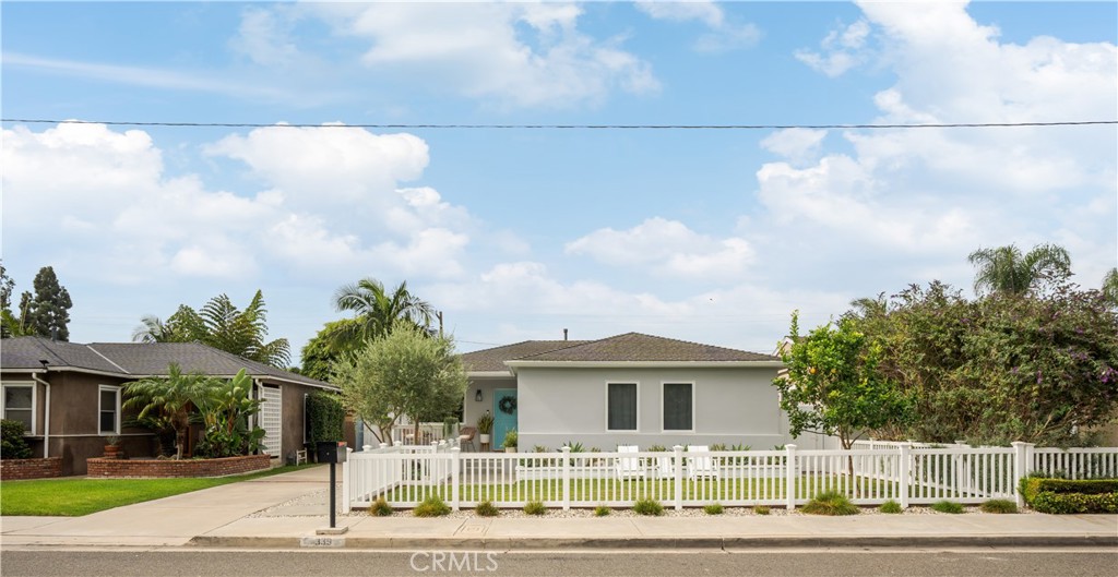339 E 19th