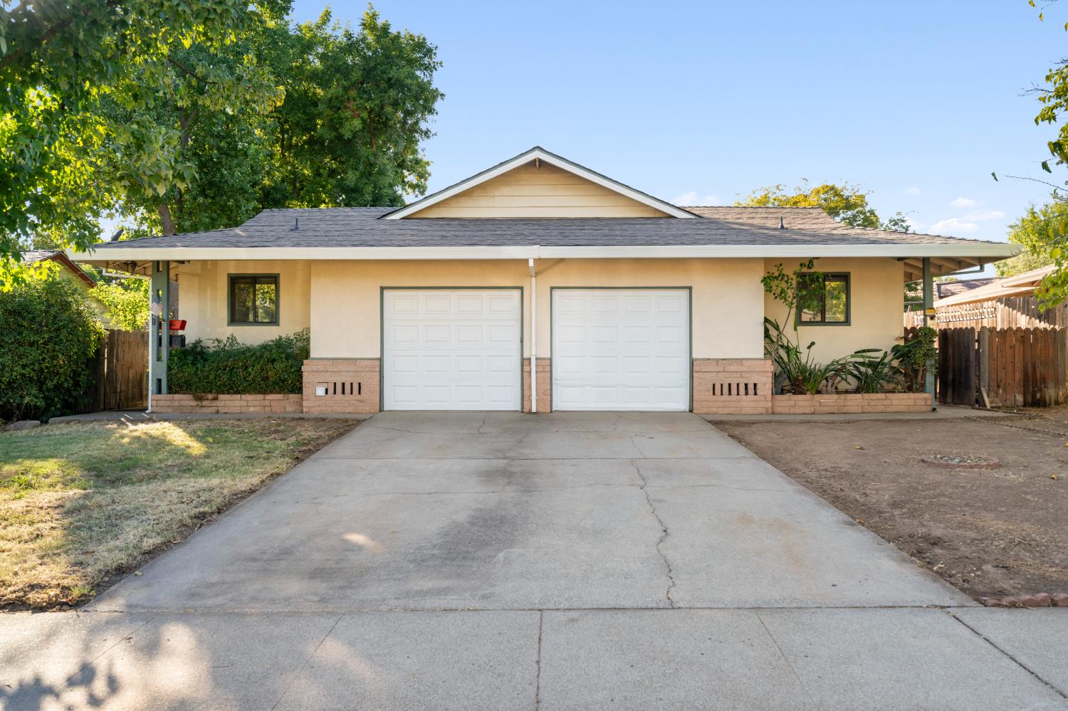 5741-5743 Woodleigh Dr, Carmichael, CA 95608-0225