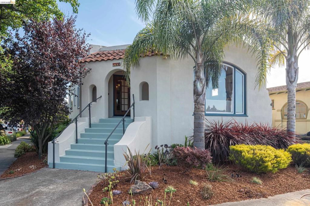 1220 Channing Way
