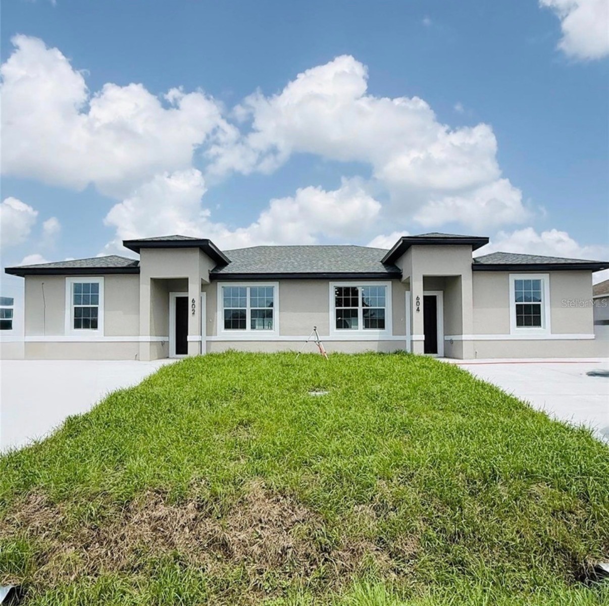 646 DESMOINES COURT