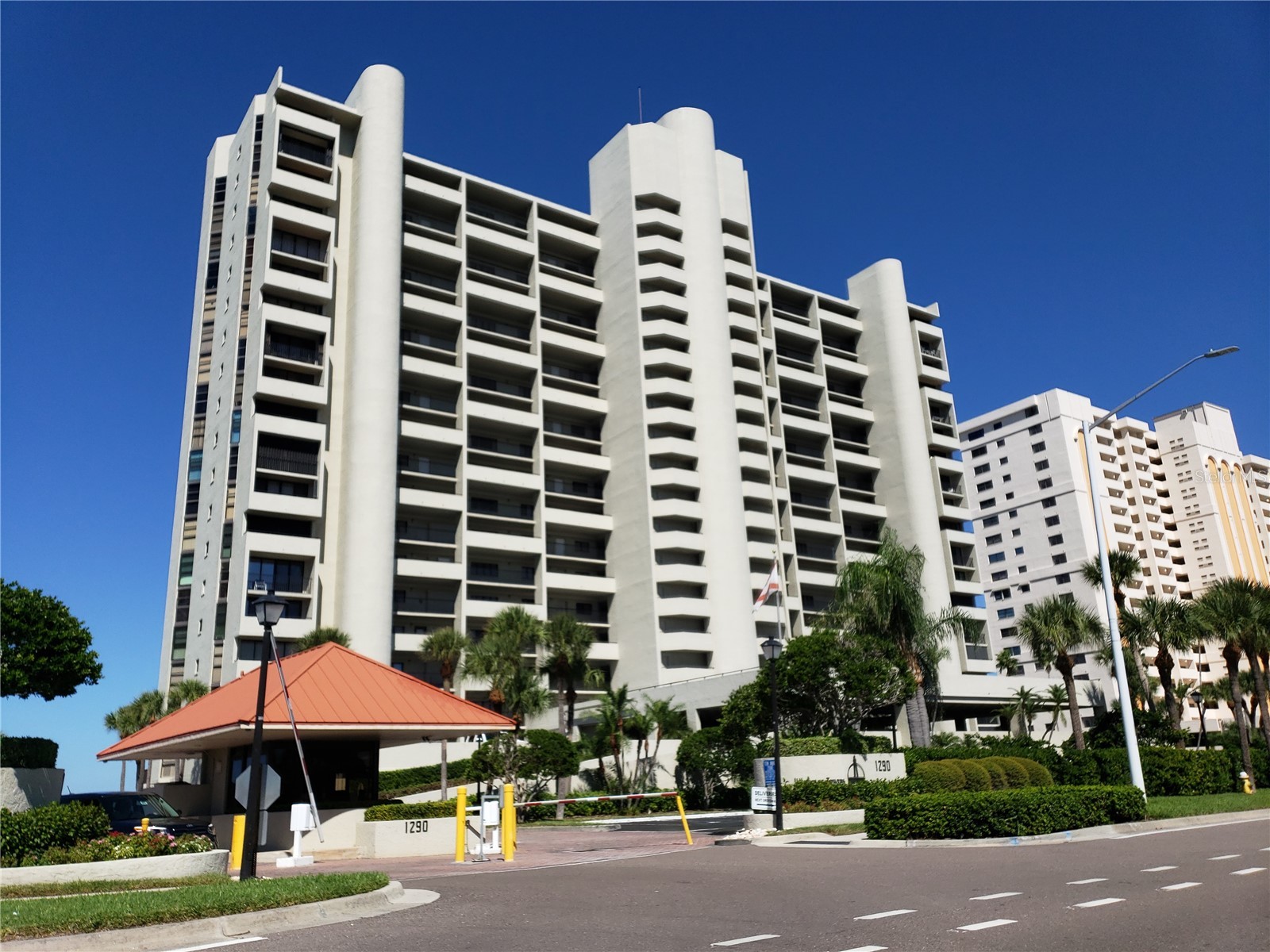 1290 GULF BOULEVARD 907
