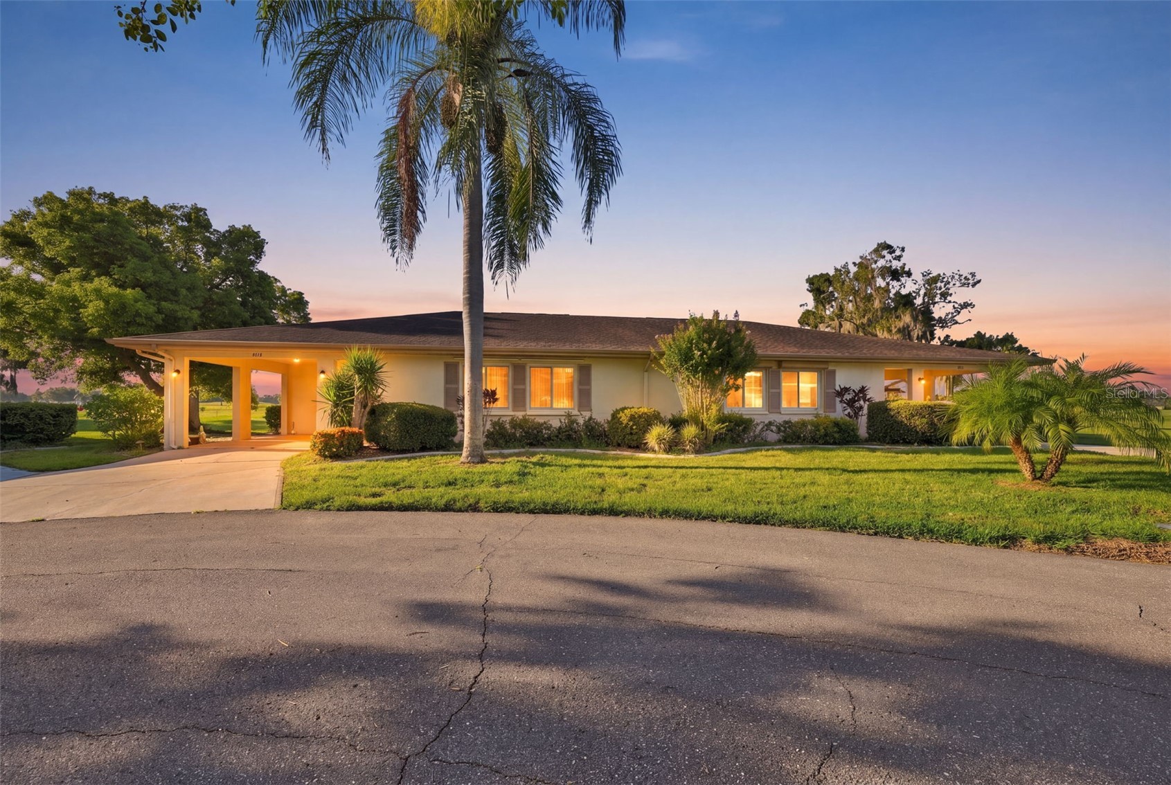 2118 HARLESTON PLACE 212