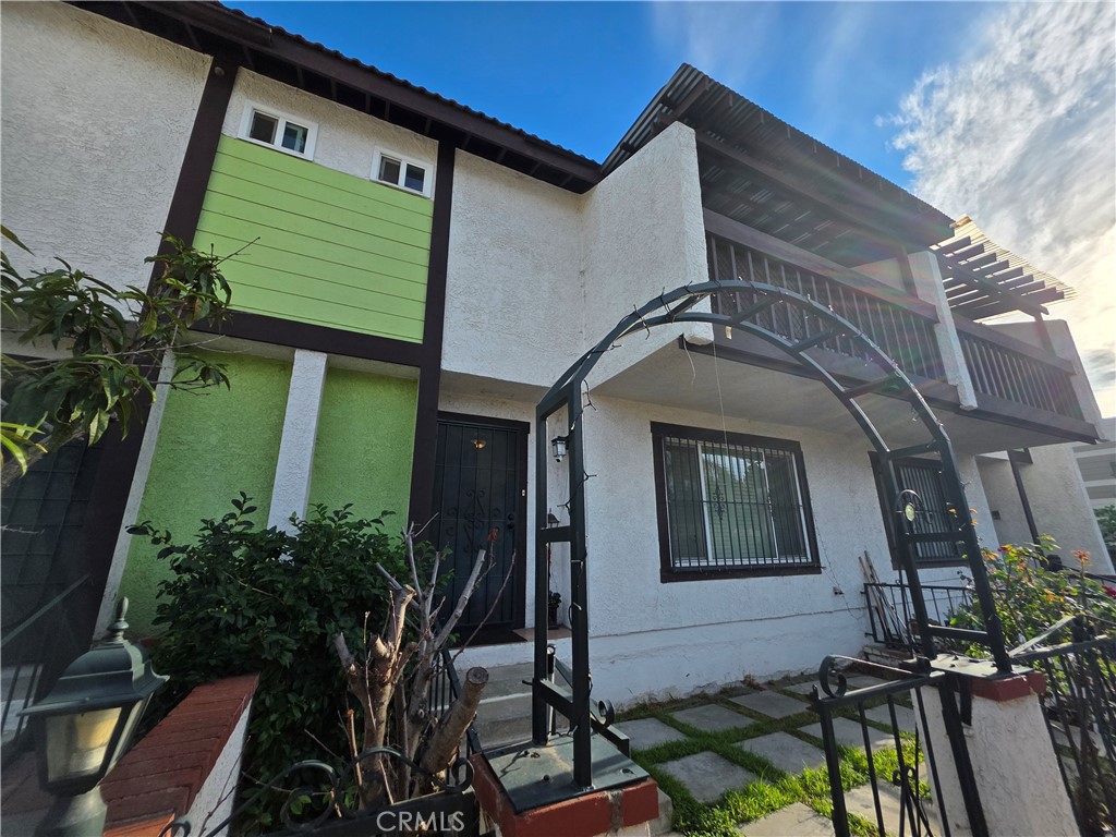 319 S Chandler D